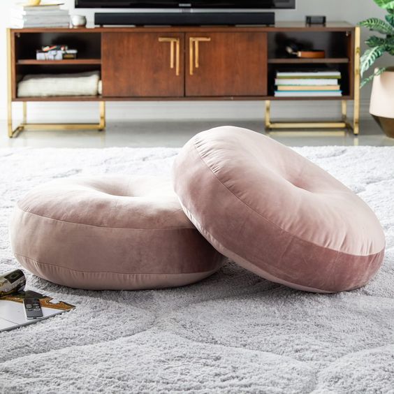 Almofadas grandes e redondas para sala de estar moderna