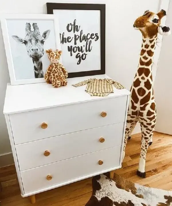 As girafas alegram a decoração do quarto de bebê safari. Fonte: Pinterest