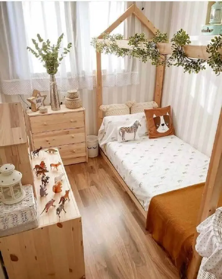 Como decorar um quarto infantil rústico com móveis de madeira Foto Fashion Bubbles