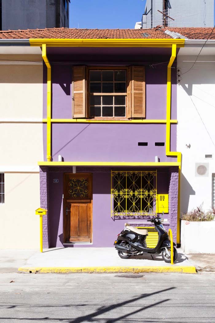 Cores para fachada de casas roxa e amarela