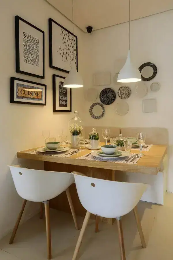 Cores para sala de jantar pequena decorada com luminária pendente branca Foto EasyDeco