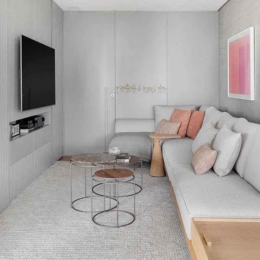 Cores para sala pequena e moderna decorada com almofadas para sofá de canto Foto Julia Ribeiro