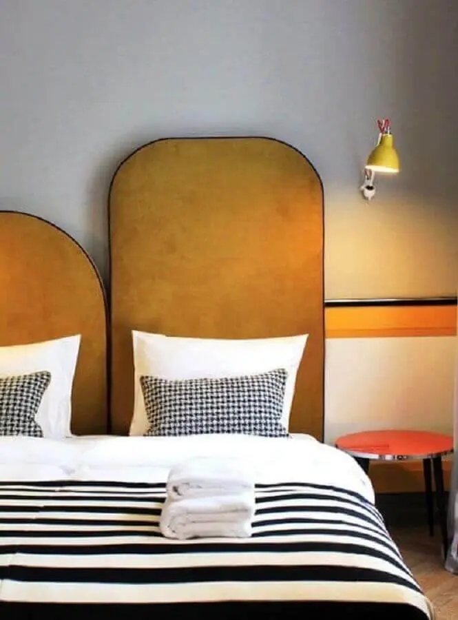 Decoração de quarto com cabeceira cor de caramelo moderna Foto Pinterest