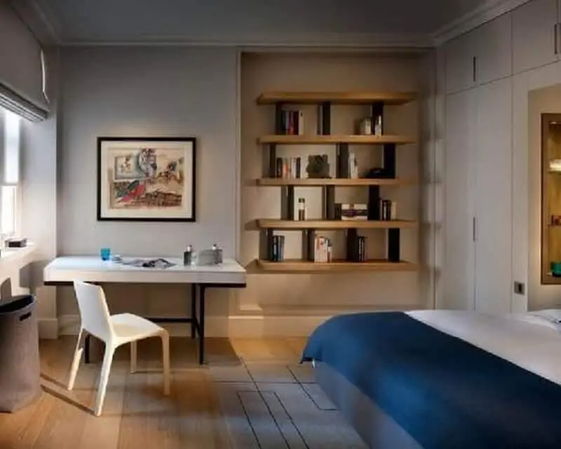 Decoração de quarto de casal com escrivaninha home office Foto Pinterest
