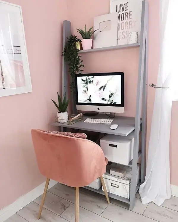 Modelo de escritório pequeno e versátil. Foto: Lucy Jessica