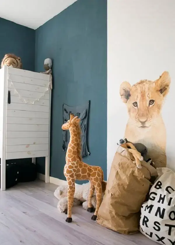Modelo de quarto de bebê safari com tons de azul. Fonte: Pinterest