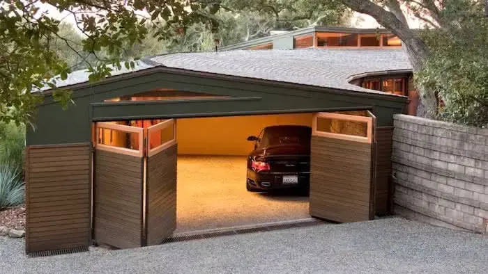 Modelos de garagem com portão sanfonado