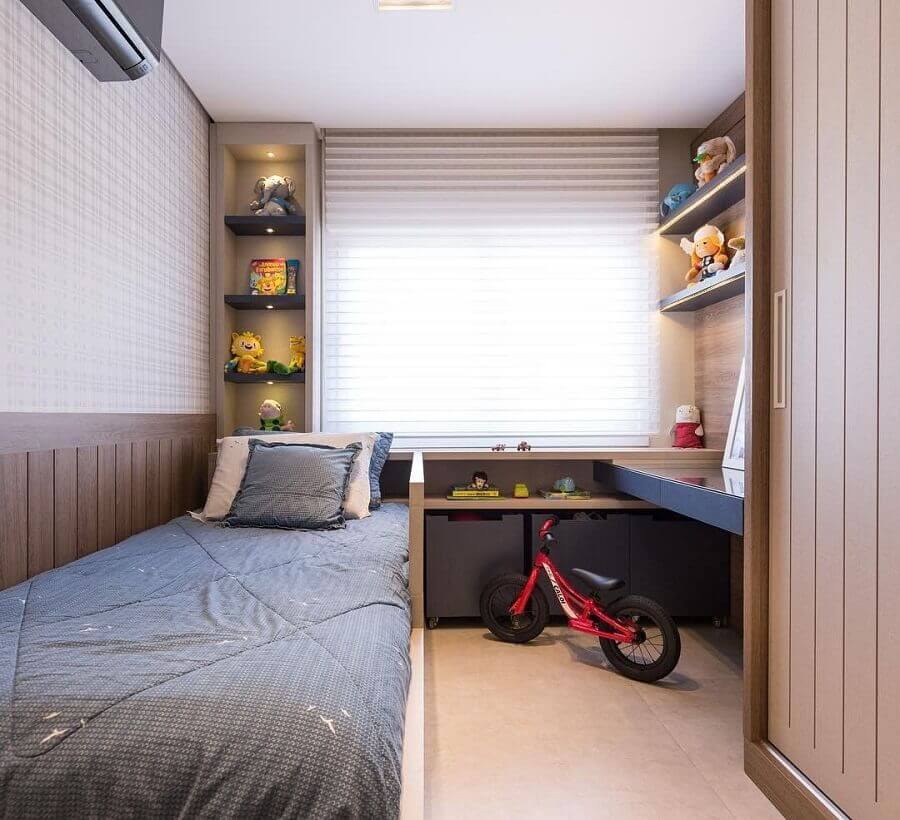 Móveis planejados para decoração de quarto infantil masculino pequeno Foto Braccini + Lima Arquitetura