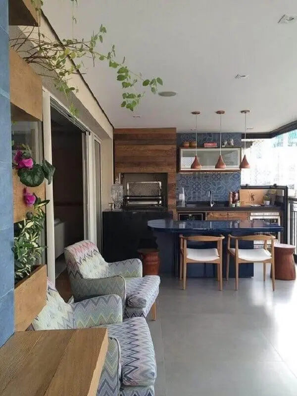 Poltrona estampada para decoração de apartamento com varanda gourmet Foto Pinterest