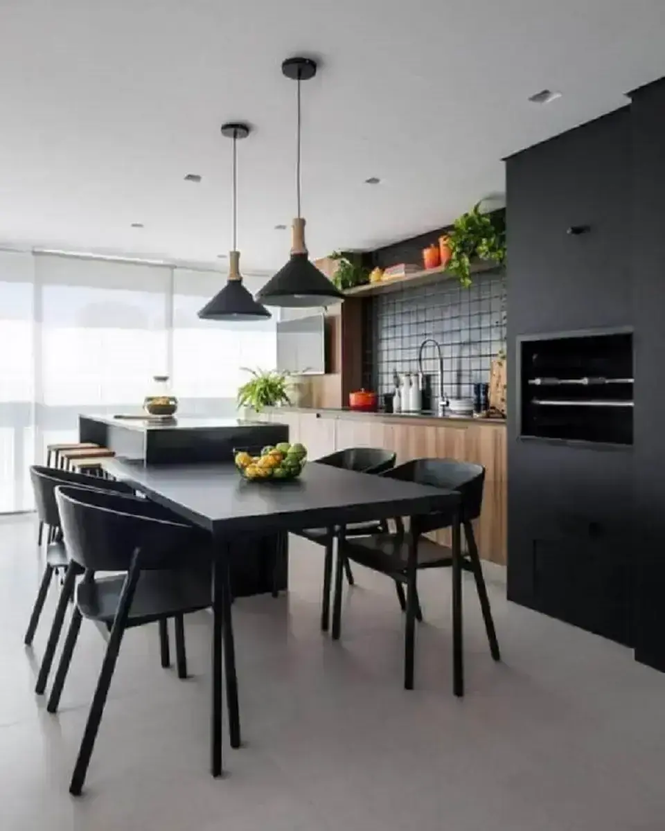 Varanda gourmet para apartamento moderno decorado com móveis pretos com madeira Foto Jeito de Casa