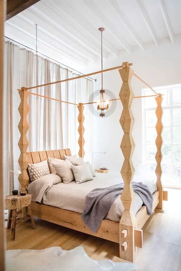 Cama com dossel de madeira para quarto de casal decorado com mesa lateral rústica Foto Ebay