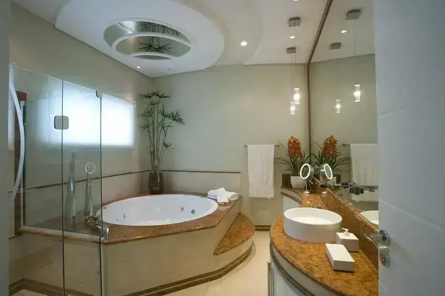 Decoração de banheiro bonito planejado com banheira de hidromassagem Foto Aquiles Nicolas Kílaris