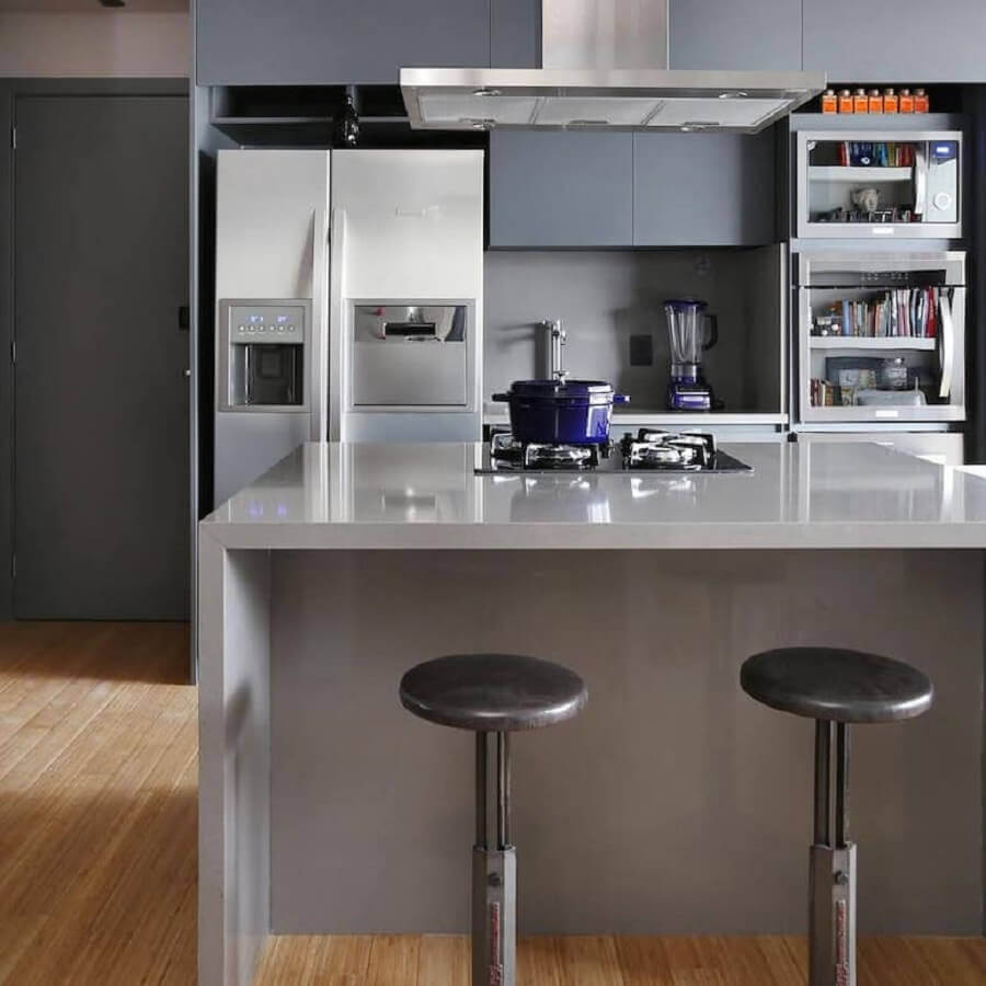 Tons de cinza para decoração de sala e cozinha americana modernas planejadas Foto Mandril Arquitetura e Design