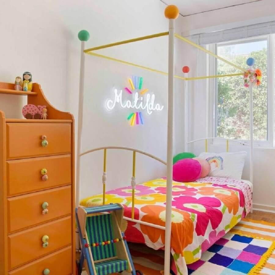 Almofadas para decoração de quarto colorido feminino Foto Electric Confetti