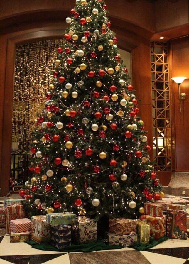 Como montar uma árvore de Natal perfeita com estilo clássico Foto The Odyssey Online