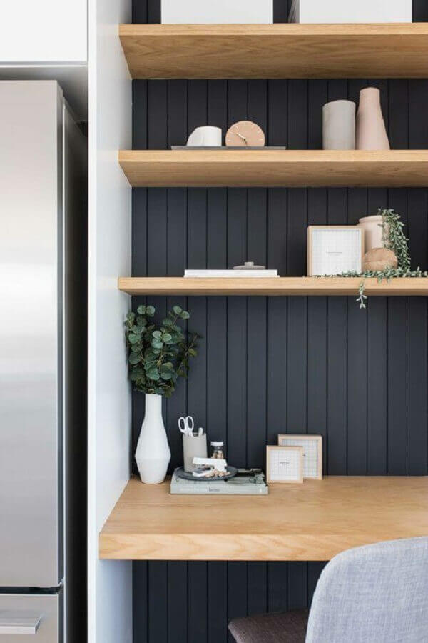 Lambri de madeira cinza para decoração de home office Foto Decoholic