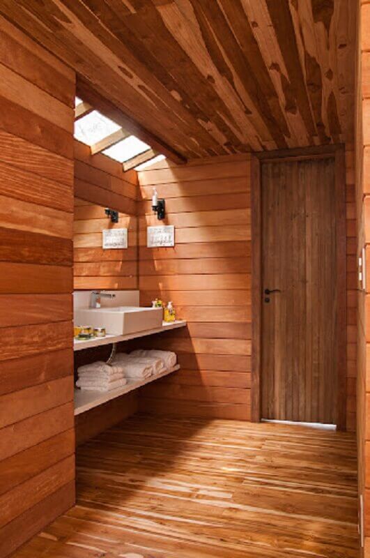 Lambri de madeira para decoração de banheiro rustico Foto Madeiras A Moraes