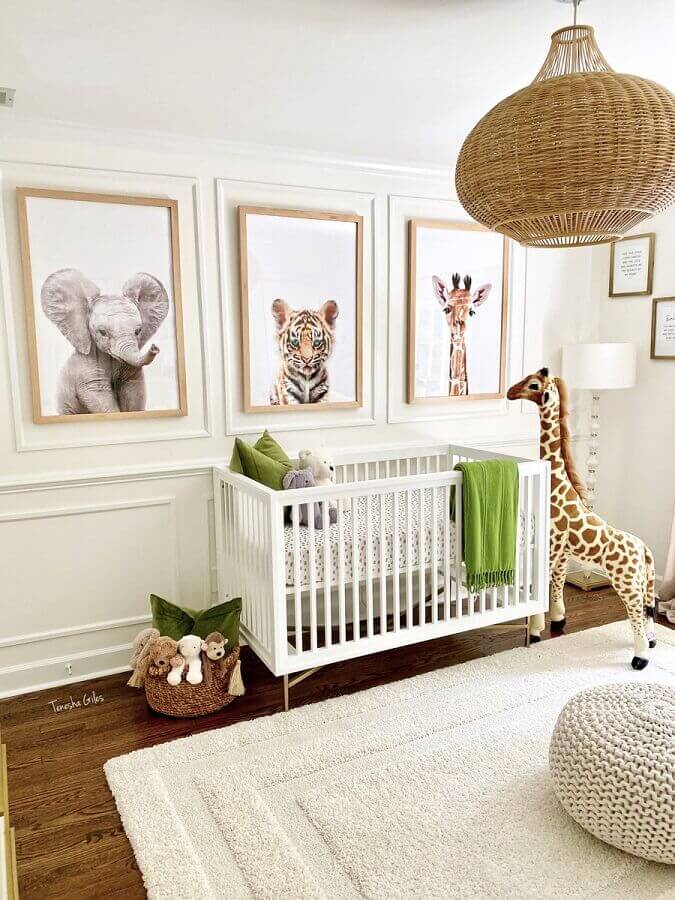 Luminária rústica para decoração de quarto de bebê unissex com tema safari Foto Tenesha Giles