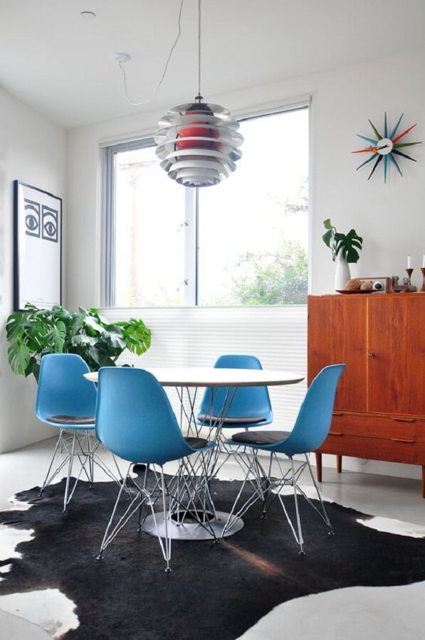 Modelos de cadeiras azuis para decoração de sala de jantar simples Foto FrenchyFancy