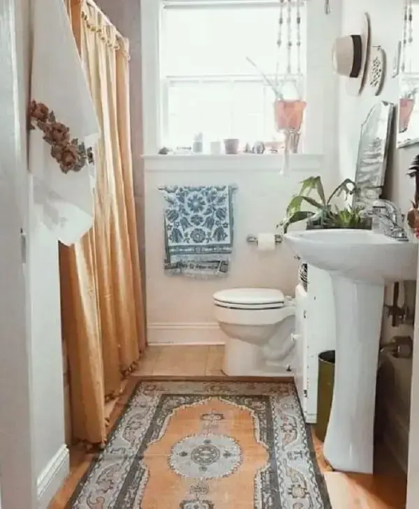 A cortina de box separa a área molhada do resto do banheiro. Fonte: Family Handyman