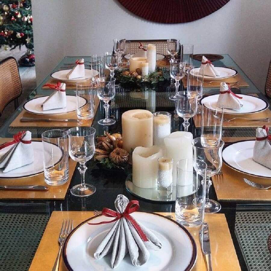 Arranjo de mesa com velas para decoração de mesa de ceia natalina Foto Lage Caporali