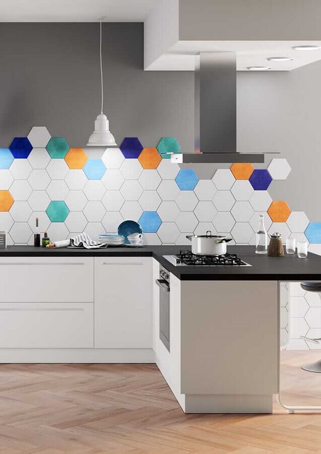 Azulejo colorido hexagonal para decoração de cozinha moderna Foto Decor Fácil
