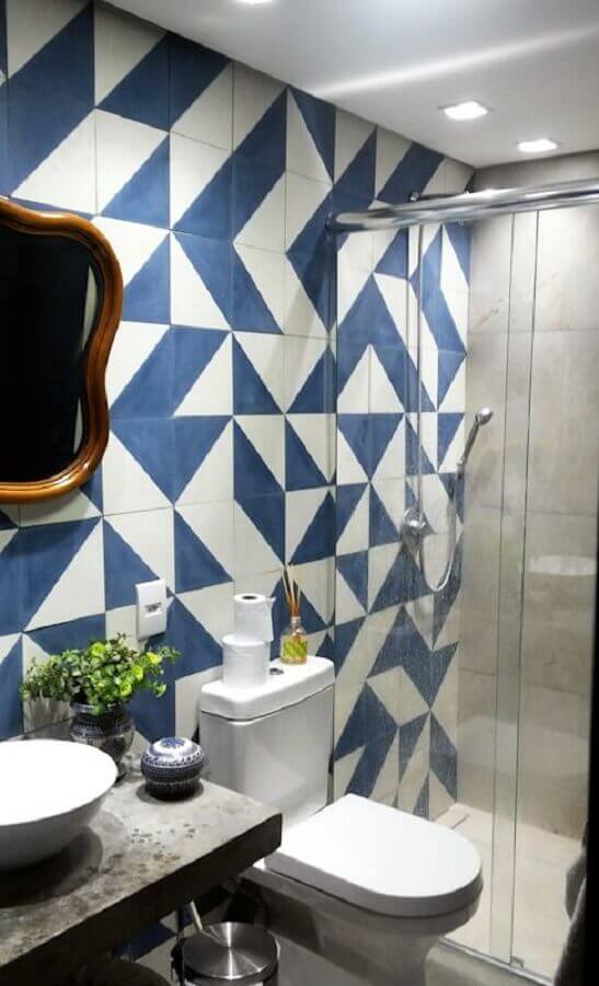 Azulejo colorido para banheiro cinza e azul decorado com estilo moderno Foto Homify