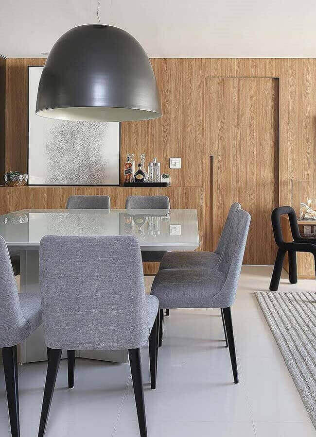 Cadeira almofadada cinza para decoração de sala de jantar moderna Foto Histórias de Casa