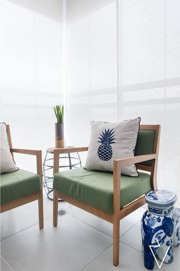 Cadeira para sacada na cor verde moderna