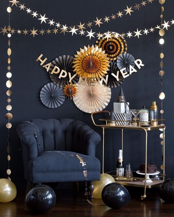 Cores ano novo em preto e dourado para decoração de reveillon