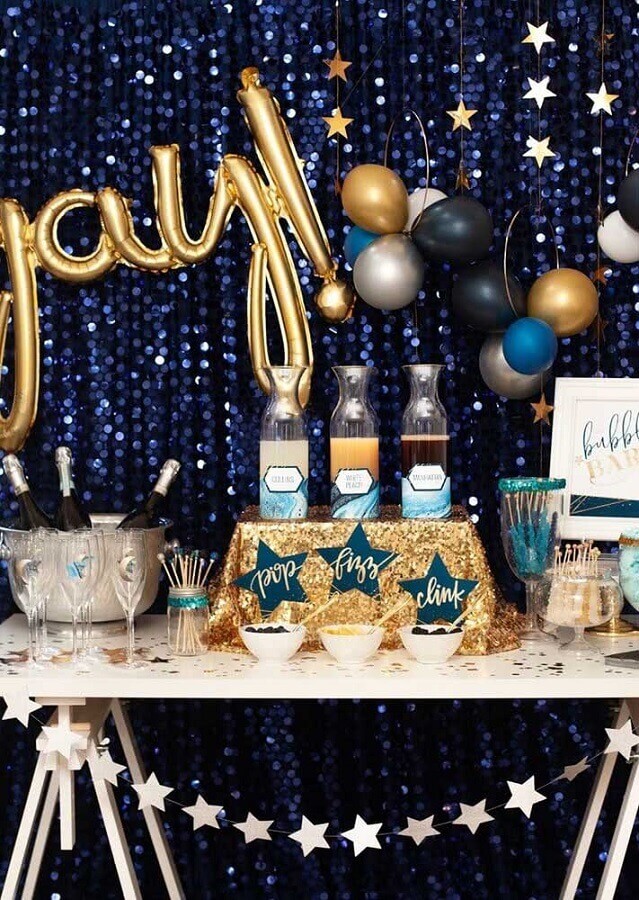 Decoração azul e dourado para mesa de ano novo Foto Decor Fácil