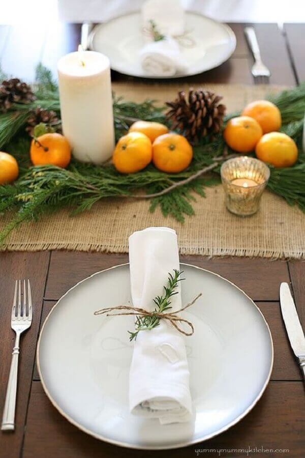  Decoração com frutas e pinhas para mesa de ceia de ano novo Foto Yummy Yummy Kitchen