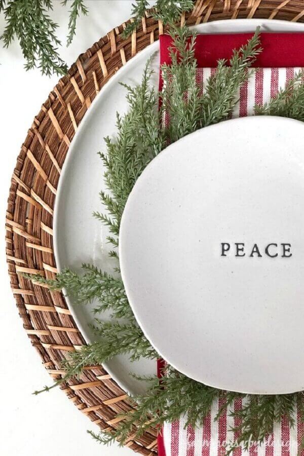 Decoração de mesa para ano novo com sousplat rustico Foto Farmhouse by Design