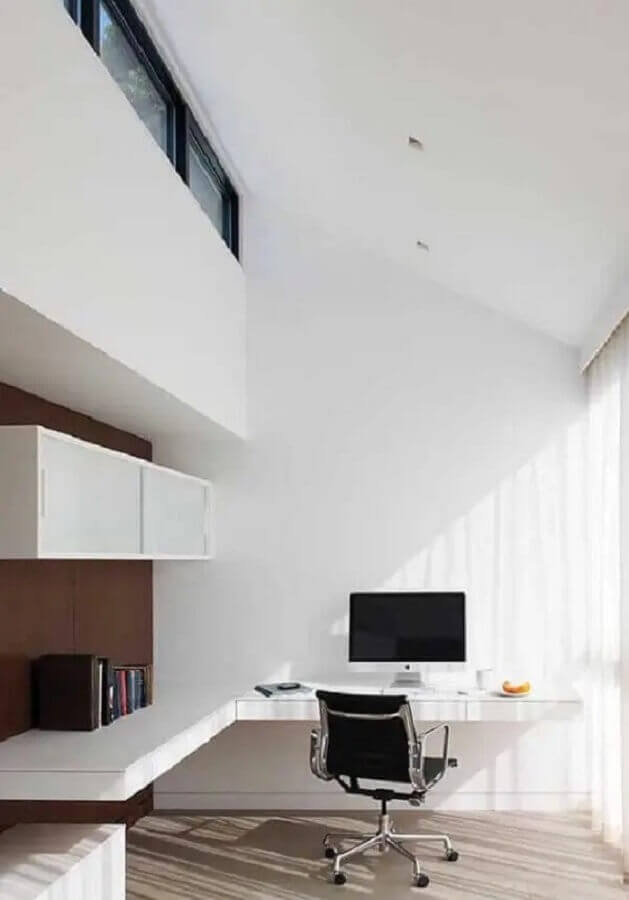 Decoração minimalista para escritório com bancada de trabalho de canto Foto Diulie Ferreira