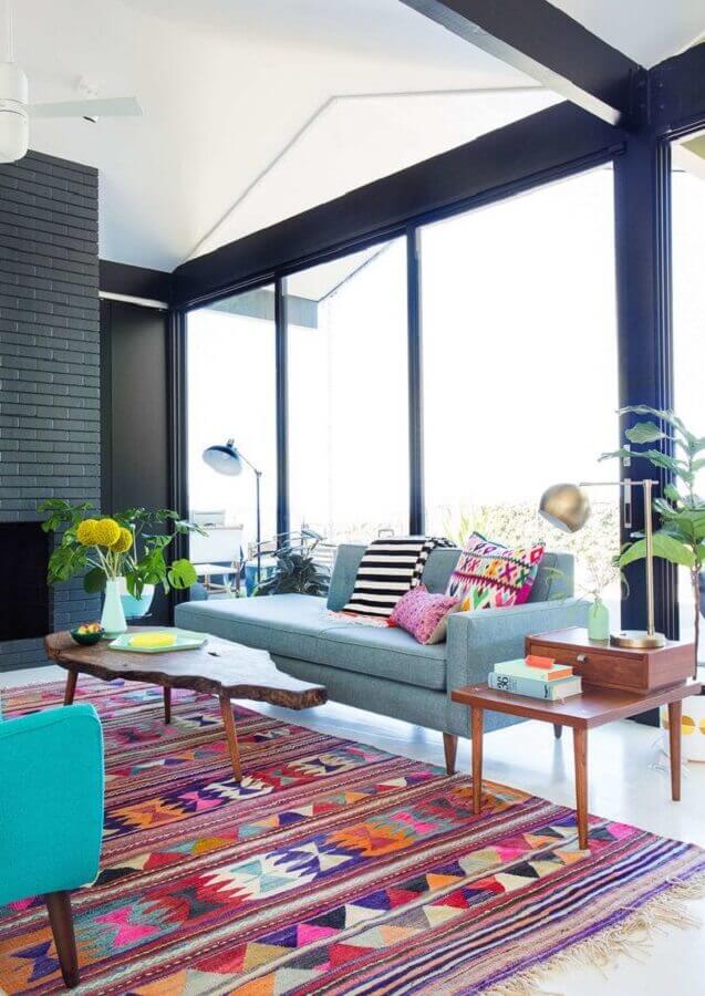 Decoração moderna com almofadas e tapete para sala colorido Foto Archidea