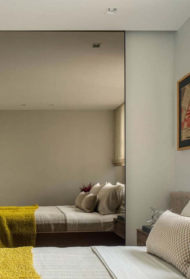 Decoração simples para quarto de casal com espelho de corpo inteiro Foto Decor Fácil