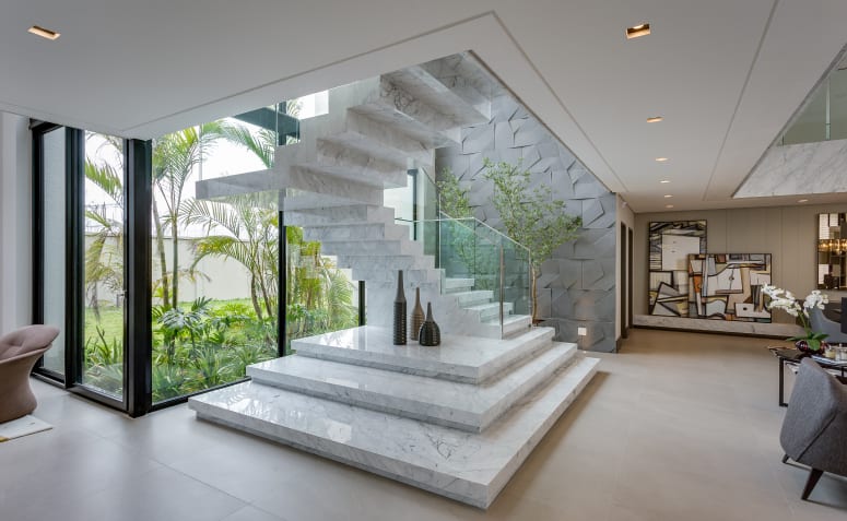 Escadas modernas de mármore para sobrado