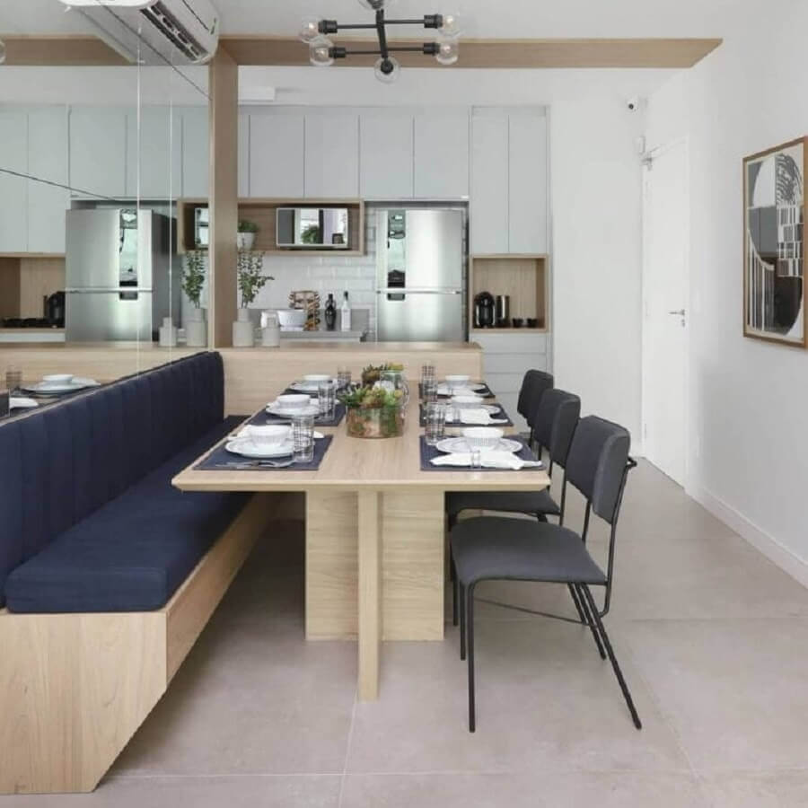 Mesa com bancada planejada para decoração de cozinha americana conjugada com sala de jantar Foto Mandril Arquitetura