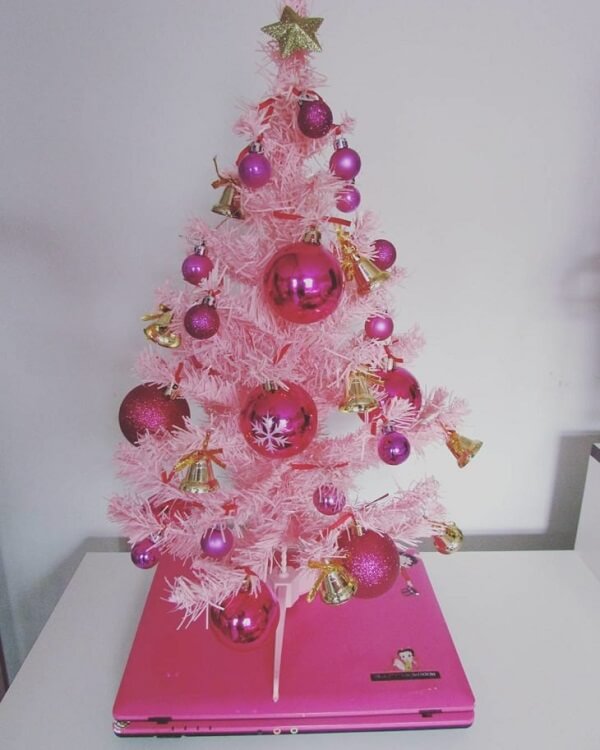Mini árvore de natal cor de rosa