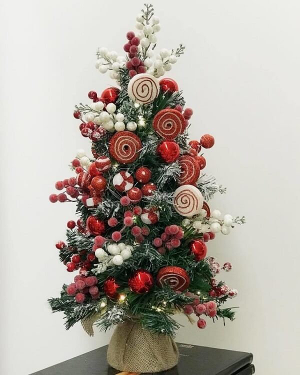 Mini árvore de natal para decorar mesa da sala de estar 