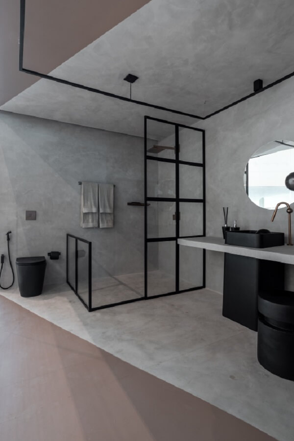 Tipos de chuveiro para banheiro moderno com detalhes em preto