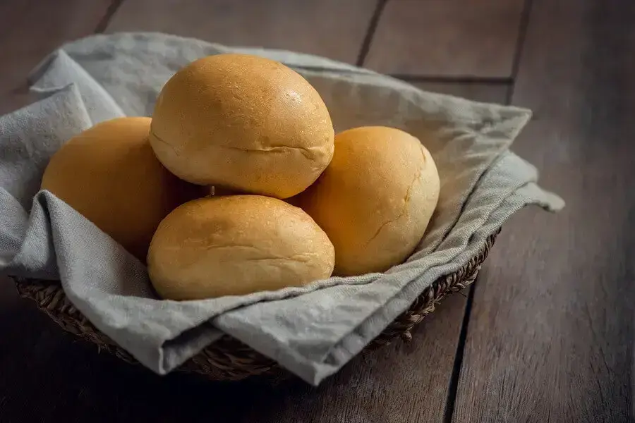 Aprenda como fazer pão de batata com queijo Foto iStock