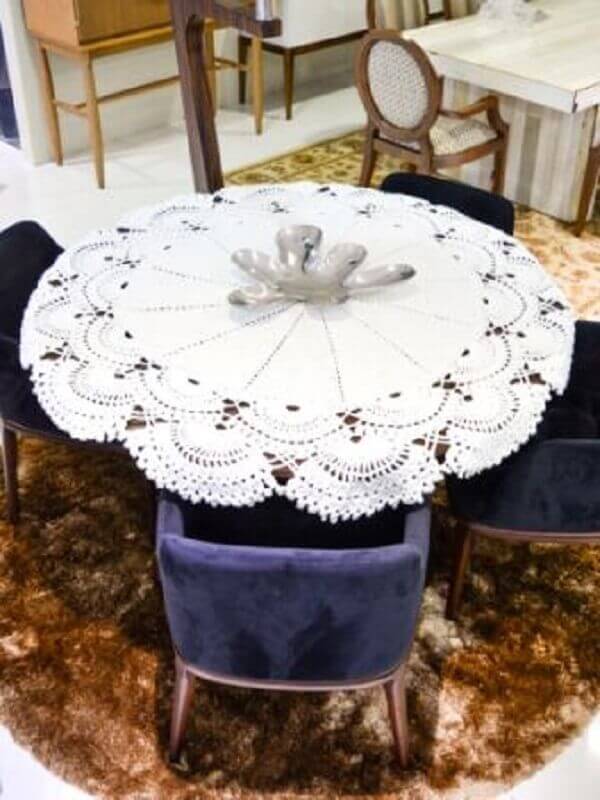Decoração com toalha redonda de mesa branca artesanal Foto Circulo