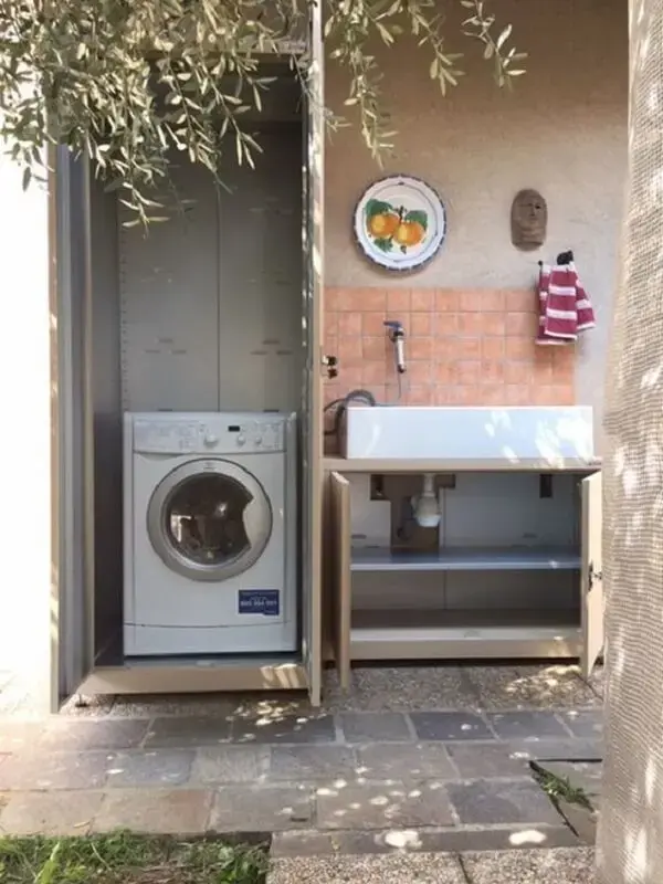 Modelo de área de serviço externa simples com apenas máquina de lavar. Fonte: Monidal Nowline
