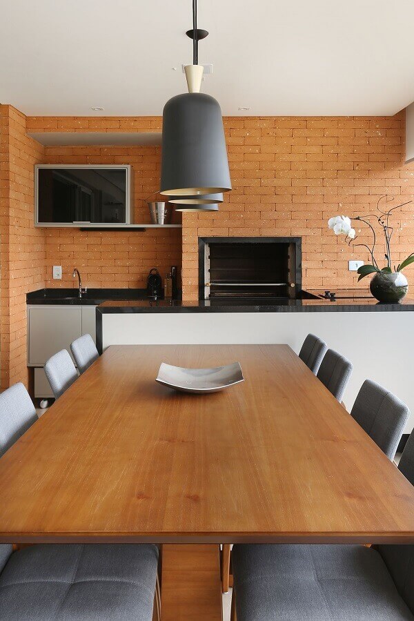 Parede de tijolinho com churrasqueira para apartamento decorado com espaço gourmet pequeno Foto Ester Zanquetta