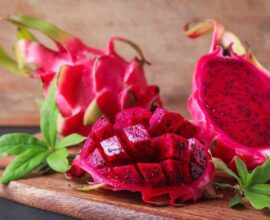 A pitaya e uma fruta que melhora a digestão, reduz o colesterol e fortalece o sistema imunológico. Fonte Diário do Nordeste
