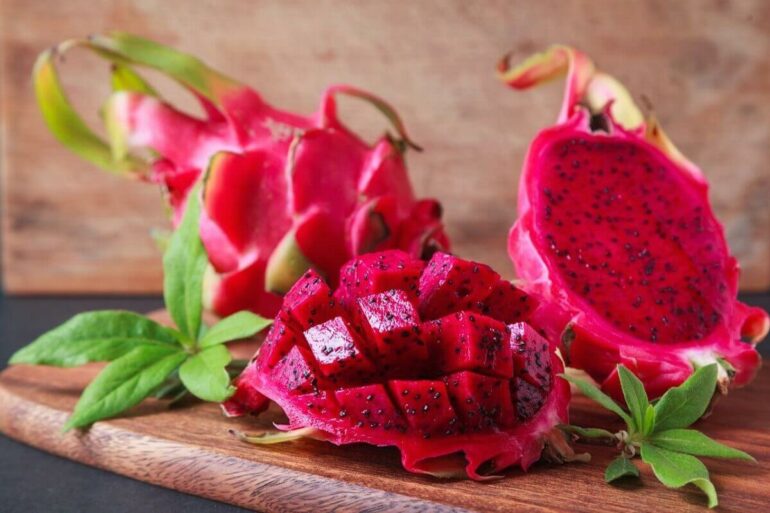 A pitaya e uma fruta que melhora a digestão, reduz o colesterol e fortalece o sistema imunológico. Fonte Diário do Nordeste