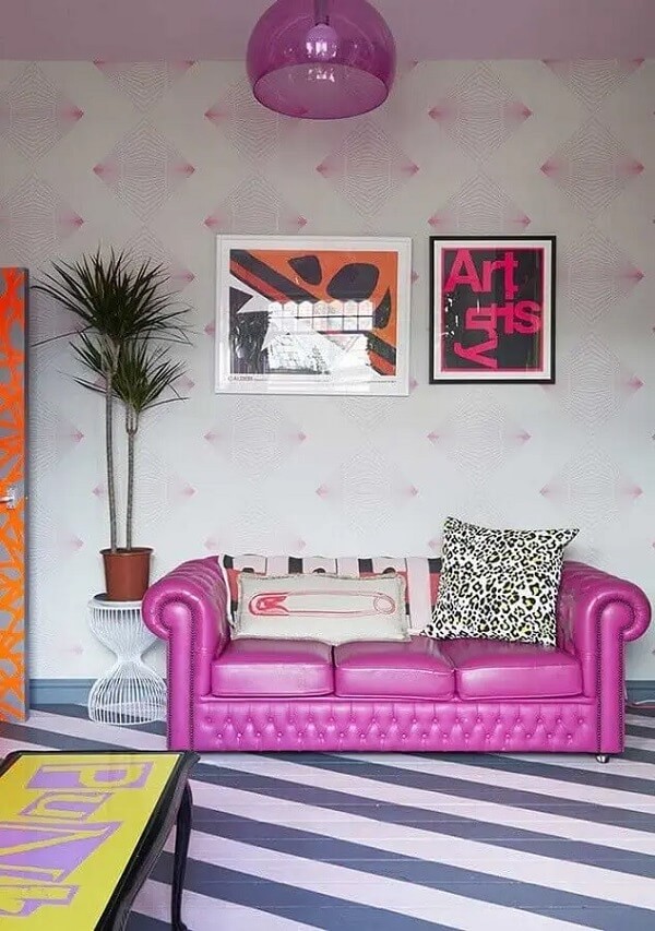Modelo de sofá capitonê rosa pink