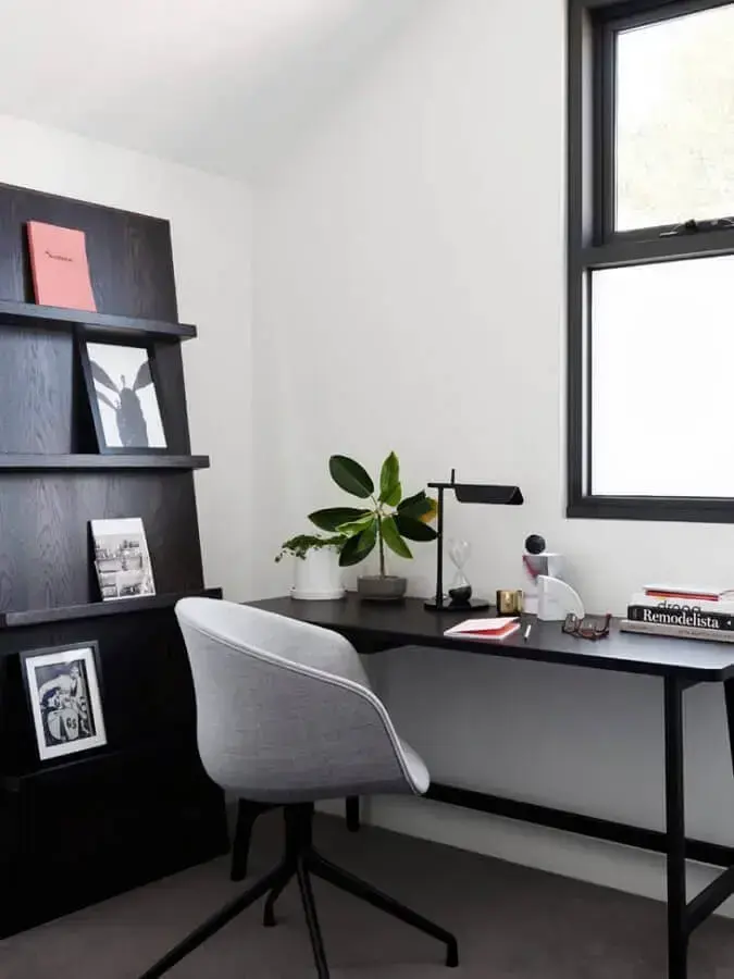  Decoração preto e branco com móveis para escritório home office Foto Sisalla