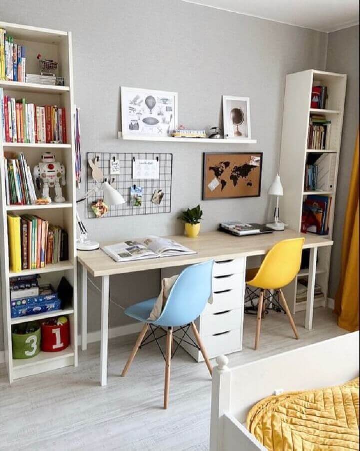 Decoração simples com móveis para home office com bancada compartilhada Foto Decor Fácil